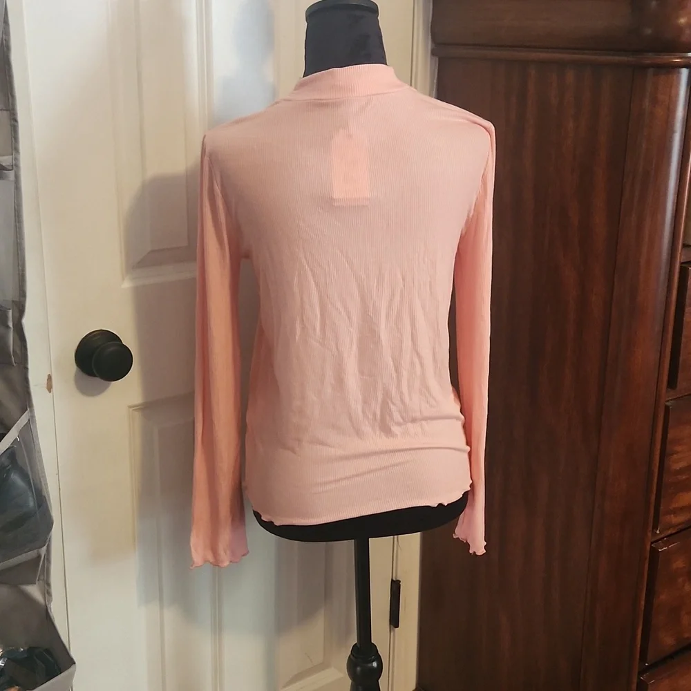 Light Pink Turtle Neck - Picture 2 of 4